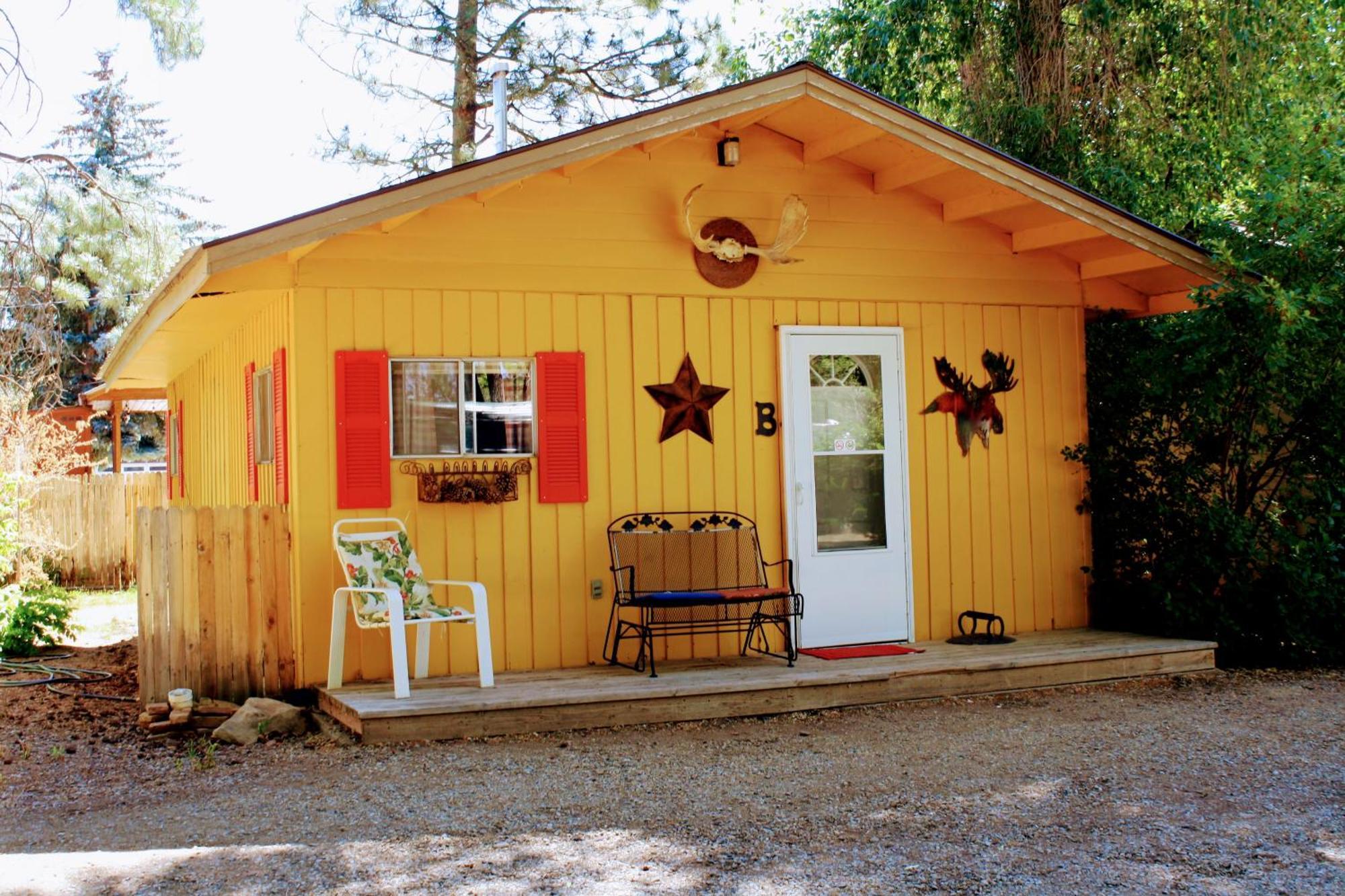 Outpost Motel On The River Dolores Exterior photo